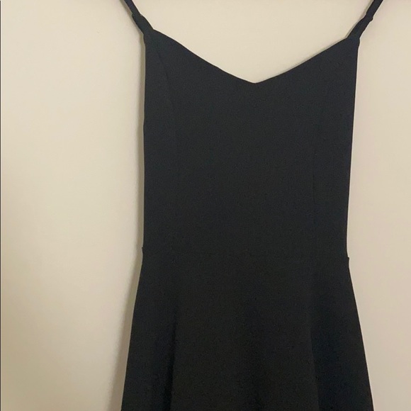 Black dress - Picture 4 of 4